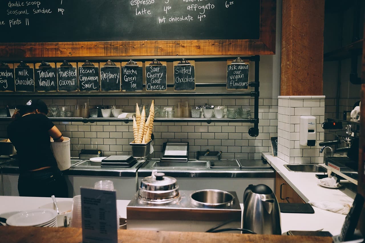 Learn how exceptional customer experiences drive restaurant growth and customer loyalty