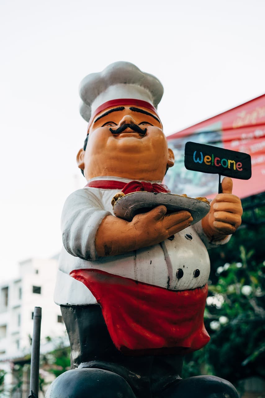 Learn how Foodweb revolutionizes restaurant ordering with QR codes - from setup to customer experience